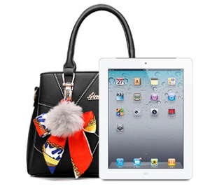 Black Ainuoey Purse